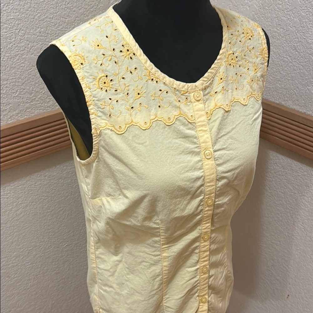 Basic Edition Size S Yellow Eyelet Sleeveless Top!! - Picture 3 of 7